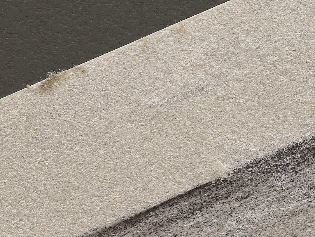 A cormorant stands resolute at the head of a rock by the sea by Katsushika Hokusai, (Medium print size) / BJ321-818